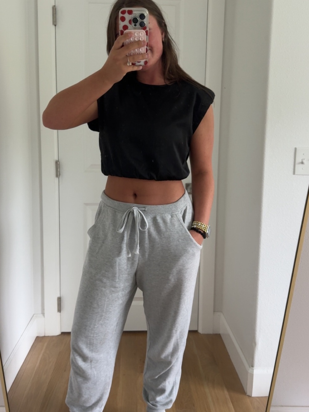 Black Sleeveless Cropped Tee - Casual Women's Crop Top